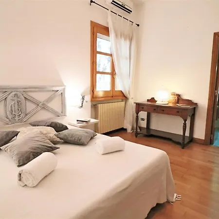 Bed and Breakfast Relais Delle Rose 2*